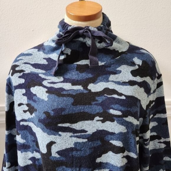 Kenneth Cole Reaction Womens camo Funnel Neck pullover - Picture 5 of 16